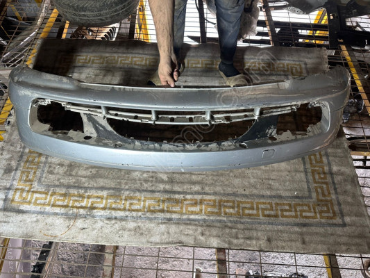 BMW 3 Serisi E46 Modeli İçin Çıkma Ön Tampon