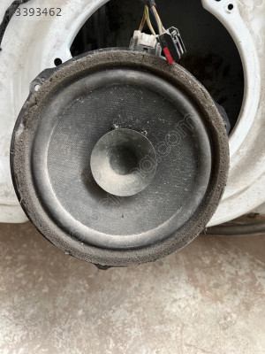 Ford Focus arka kapı hoparlörü 2017