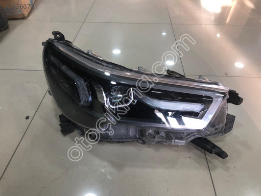 TOYOTA HİLUX FULL LED SAĞ FAR