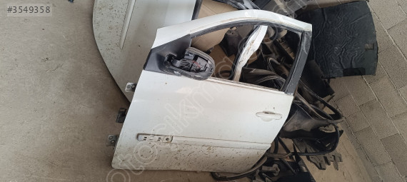 Renault Clio 3 sol ön kapı