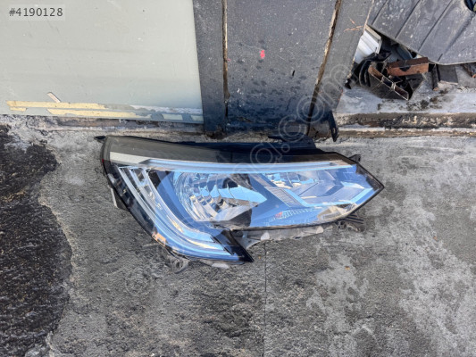 RENAULT TALİANT SAĞ FAR ÇIKMA ORJİNAL