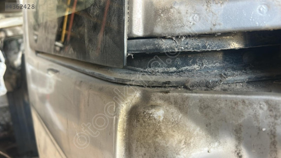 Peugeot partner sağ sürgülü kapı orta ray 2000 model