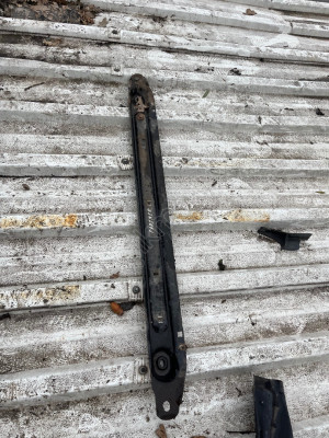 PEUGEOT PARTNER RADYATÖR ALT DEMİRİ