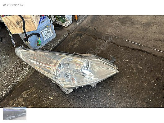 Peugeot 3008 Sağ ön far çıkma