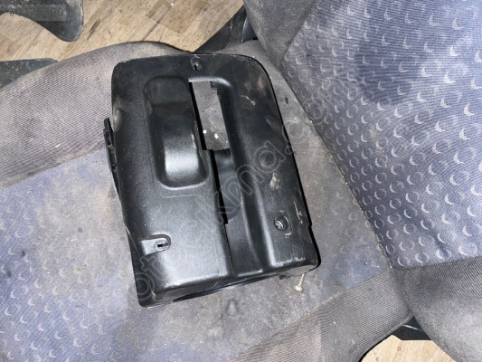 Ford Focus 1 direksiyon plastiği