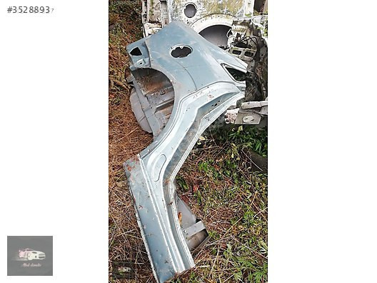 Ford Focus 2000 model sağ arka çamurluk kesme yarım