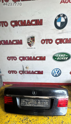 BMW 7 SERİSİ F02 BAGAJ KAPAĞI HATASIZ