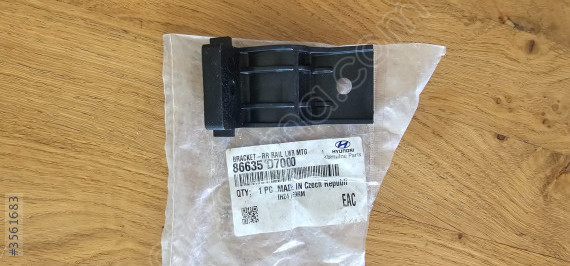 HYUNDAI TUCSON Arka Tampon Demir Bağlantı Alt Braketi-86635D7000