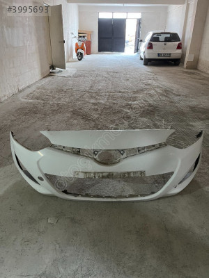 Hyundai i20 orijinal ön tampon çıkma beyaz