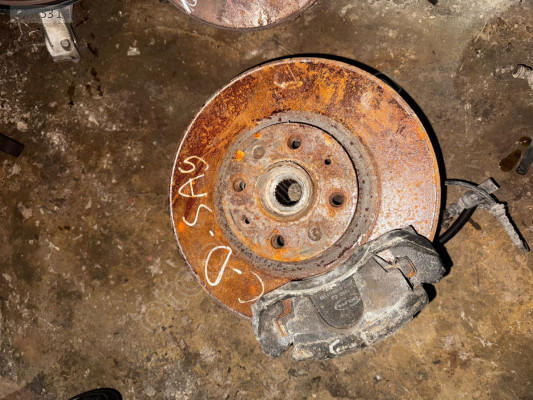 OPEL CORSA D SAĞ  ÖN TAŞIYICI