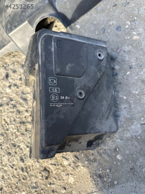 Renault megane 2 dış sigorta kutusu kapağı 8200356339