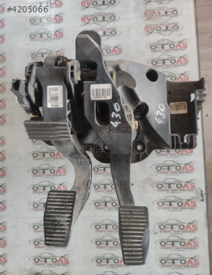 FİAT EGEA FREN VE DEBRİYAJ PEDALI 106721993D-11930016714B