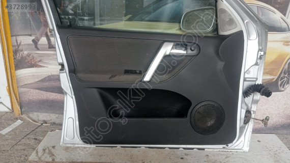 2001 polo sol kapı döşemesi çıkma