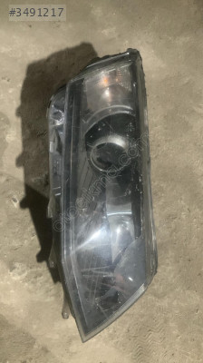 Skoda octavia 13-17 sağ ön far çıkma