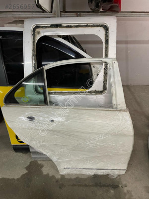 MERCEDES C180 SAĞ ARKA KAPI ORJİNAL EYUPCAN OTO'DA