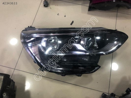 RENAULT MEGANE 4 SAĞ FAR