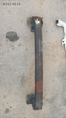 FORD FİESTA ÖN TAMPON DEMİRİ