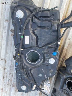 Peugeot 408 Yakıt Deposu