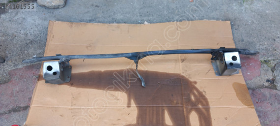 Toyota carina ön tampon demiri