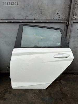 İ20 2023 SOL ARKA KAPI HATASIZ BOYASIZ ORJİNAAL ÇIKMA PARÇAA