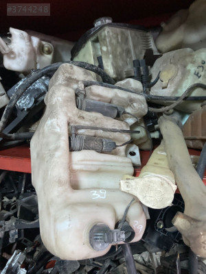 BMW E39 ÖN CAM SİLECEK SUYU DEPOSU CAM SU DEPOSU - ERCAN TİC