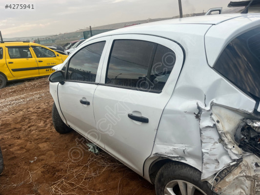 Opel Corsa sol arka  kapı