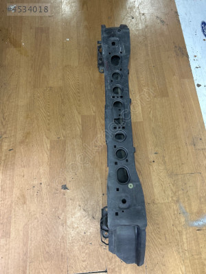 Focus 3 ön tampon demiri