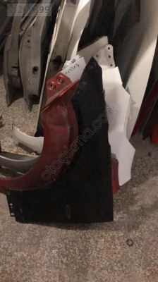 MERCEDES W204 ORJİNAL ÇIKMA SOL ÇAMURLUK B