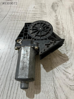 SKODA OCTAVİA CAM MOTORU SAĞ ARKA ORJİNAL 0 130 821 731