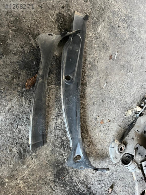 Peugeot 206 ön cam ızgarası