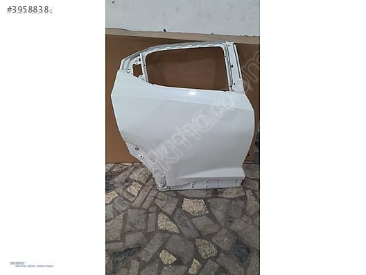 NISSAN JUKE SAĞ ARKA KAPI (SEDEFLİ-TEMİZ-YENİ KASA) ORİJİNAL