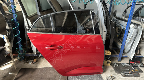 RENAULT MEGANE 4 SAĞ ARKA KAPI DOLU HATASIZ BURSA MG