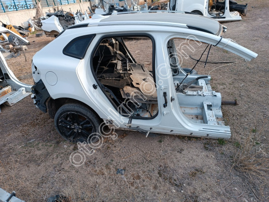 Volvo V40 tavan arka