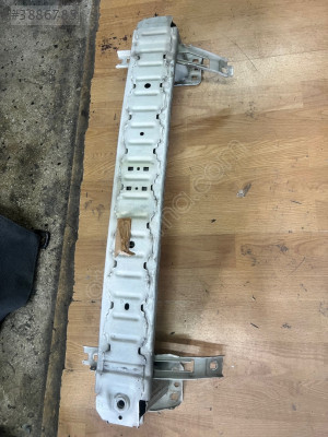 Ford courier ön tampon demiri