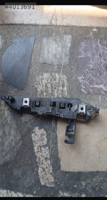 Peugeot 5008 Sağ Ön Tampon Braketi - 9810975380