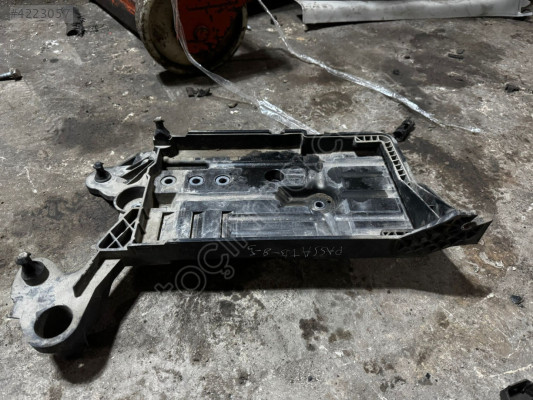 VOLKSWAGEN PASSAT B8,5 AKÜ YUVASI