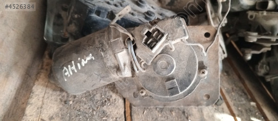 Nissan altima arka silecek motoru