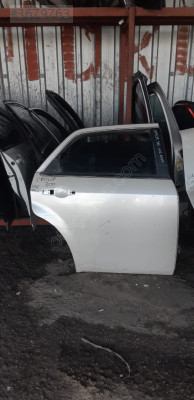 CHRYSLER 300C Modeli İçin Sağ Arka Kapı Çıkma Parçası
