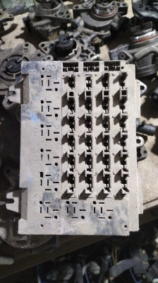 AR.164.25.40.030.00 YENİ ALFA 164 SİGORTA KUTUSU