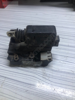 Renault R19 Kapı Kilidi  - Ön Sağ
