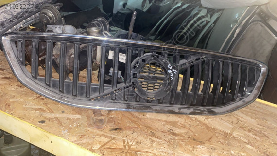 Volvo v40 çıkma ön panjur