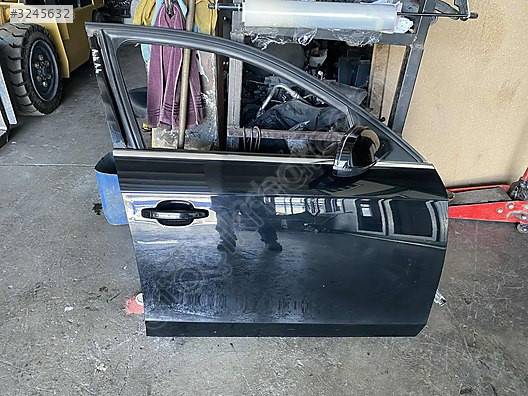 Audi A4 hatasız siyah sağ ön kapı