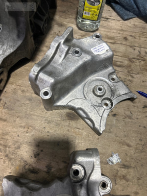 Saab şanzıman takozu