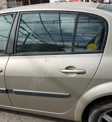 Renault Megane 2 sol arka kapı dolu çıkma orijinal