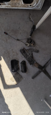 Opel Astra f sol ön cam krikosu