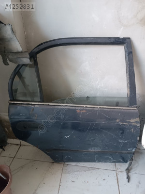 Corolla sağ arka kapı 101 kasa