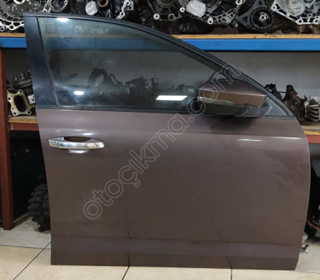 SKODA OCTAVİA SAĞ ÖN KAPI
