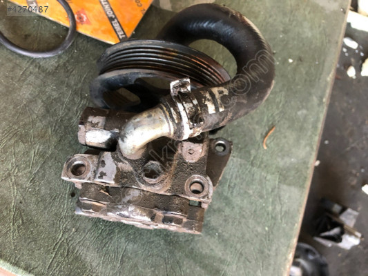 Ford Connect 1.8 TDCi Direksiyon Pompası