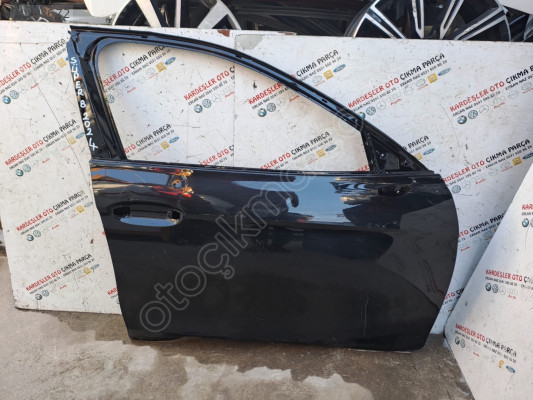 Skoda süper b sağ ön kapı (altdan az hasarlı) 2024 2025 model