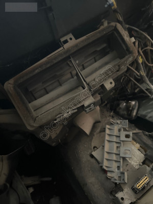 Renault clio 2 symbol kalorifer kazanı kutusu